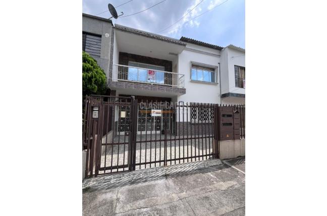 Apartamentos, Alquiler, Colseguros - $1.100.000