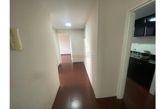Apartamentos, Alquiler, Colseguros - $1.350.000