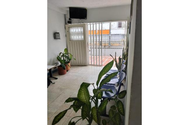 Locales y Bodegas, Alquiler en La Base
