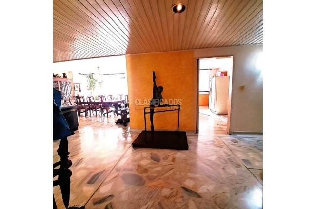 Apartamentos, Venta en Santa Mónica Residencial