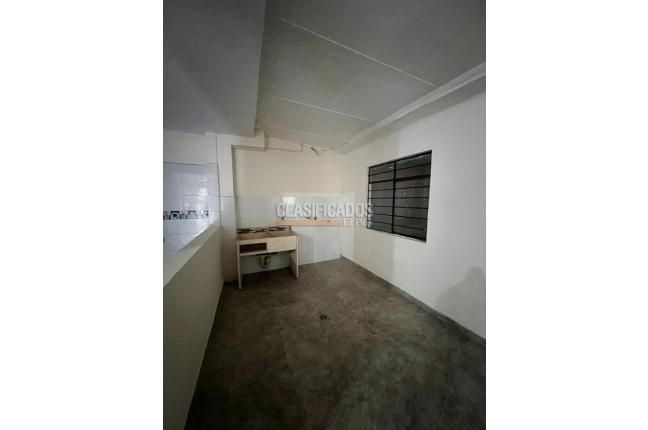 Casas, Alquiler, Flora Industrial - $1.400.000