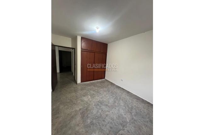 Casas, Alquiler en Flora Industrial