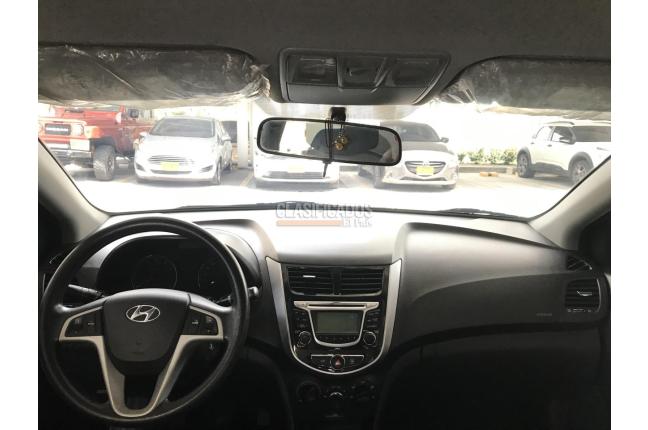 Hyundai i25 2013