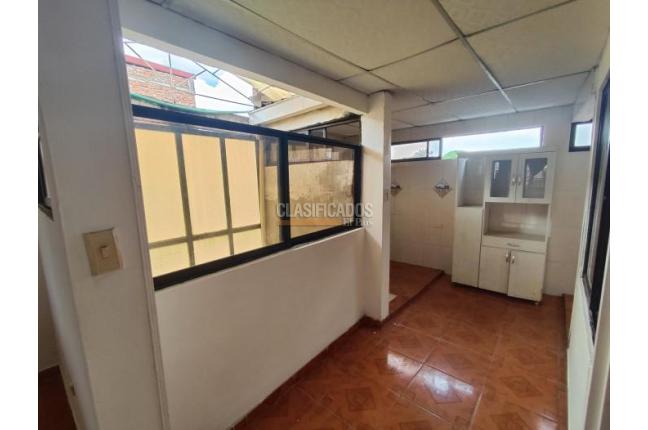 Casas, Venta, Floralia - $300.000.000