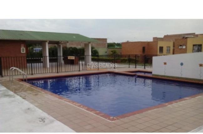 Apartamentos, Alquiler en Parques de los Abedules