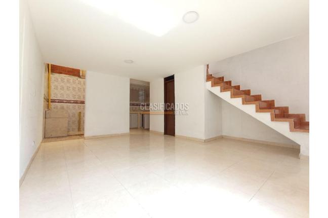 Casas, Alquiler, Villa del Prado - $1.100.000