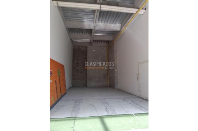Locales y Bodegas, Venta, Centro Ccial. La Estación - $680.000.000