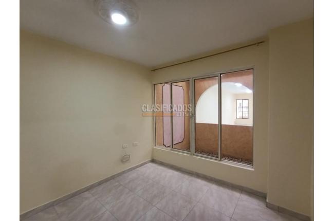 Casas, Alquiler, Santa Mónica Popular - $1.350.000