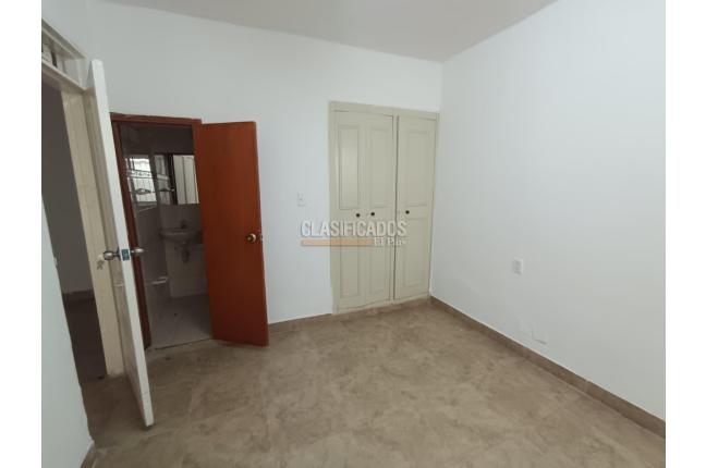 Casas, Alquiler, Champagñat - $2.000.000