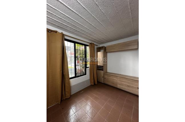 Casas, Alquiler en Villa del Sol