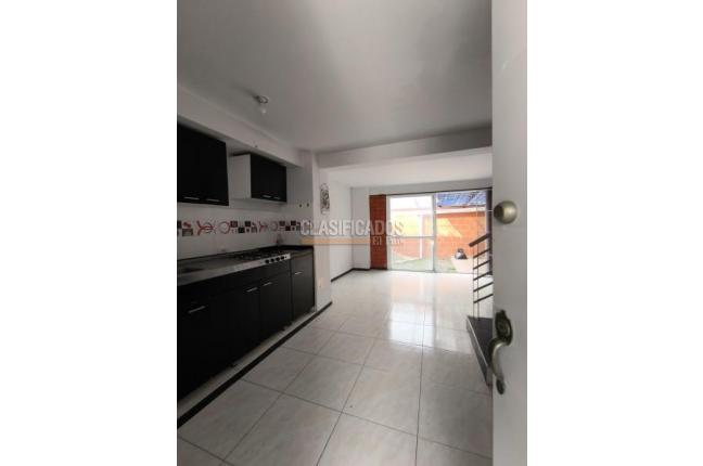 Casas, Alquiler, Ciudad Pacifica - $1.900.000