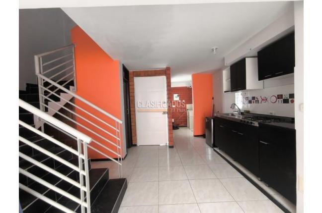 Casas, Alquiler, Ciudad Pacifica - $1.900.000