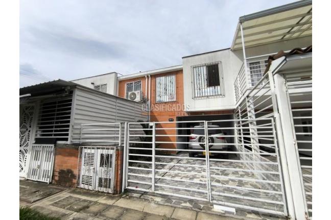 Casas, Alquiler, Ciudad Pacifica - $1.900.000