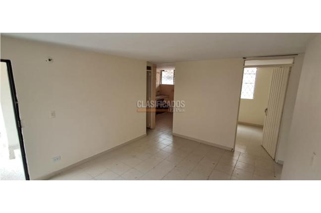 Apartamentos, Alquiler, Alcázares - $700.000