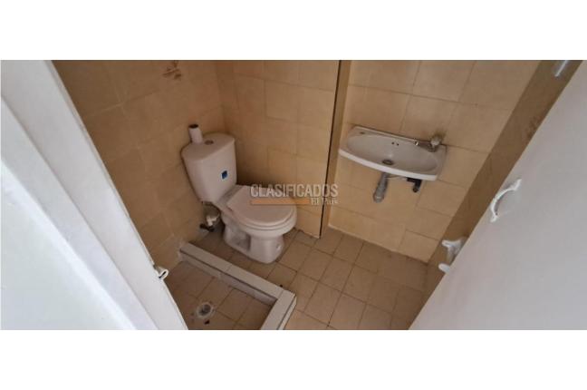Apartamentos, Alquiler, Alcázares - $700.000