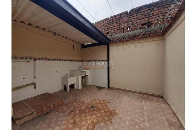 Apartamentos, Alquiler, Prados del Norte - $2.300.000