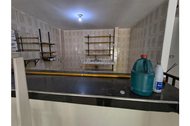 Locales y Bodegas, Alquiler, Manuela Beltrán - $850.000