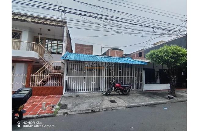 Casas, Alquiler en Calima