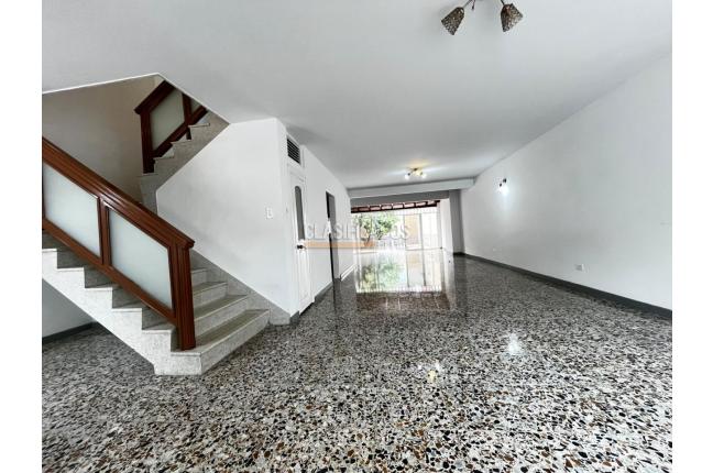 Casas, Alquiler en La Flora