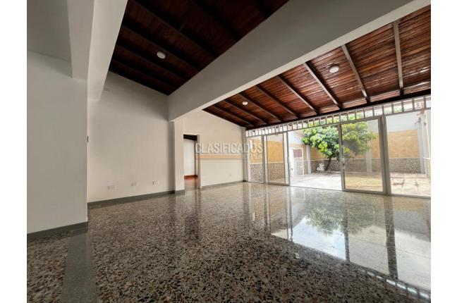 Casas, Alquiler en La Flora
