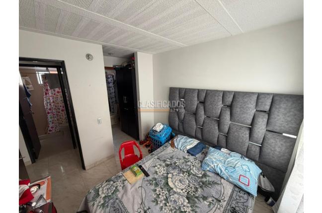 Apartamentos, Venta, Primero de Mayo - $220.000.000