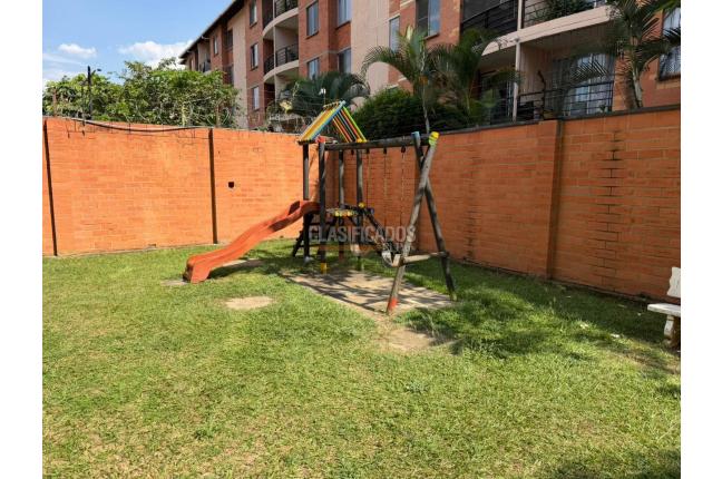Apartamentos, Venta, Primero de Mayo - $220.000.000
