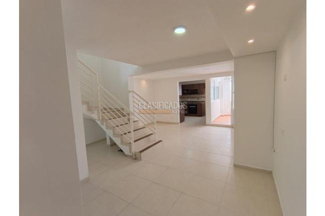 Casas, Alquiler, Ciudad Pacifica - $2.300.000