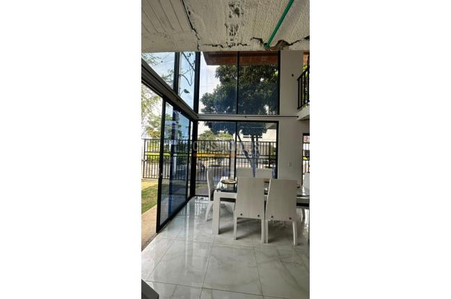 Casas, Venta en Ciudad 2.000