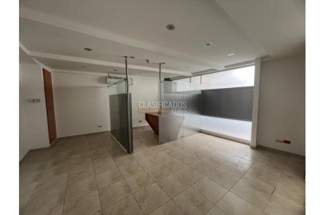 Oficinas y Consultorios, Alquiler, Centro Ccial. Unicentro - $3.300.000