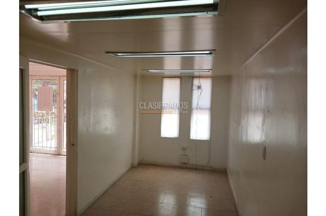 Locales y Bodegas, Alquiler, Camino Real - $2.500.000