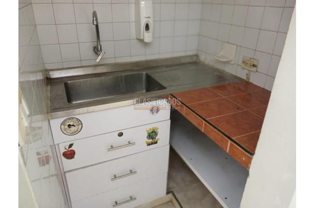 Locales y Bodegas, Alquiler, Camino Real - $2.500.000