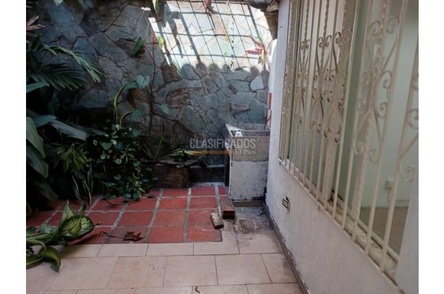 Locales y Bodegas, Alquiler, Camino Real - $2.500.000