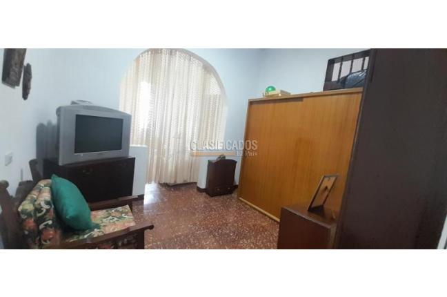 Casas, Alquiler, San Cayetano - $10.000.000