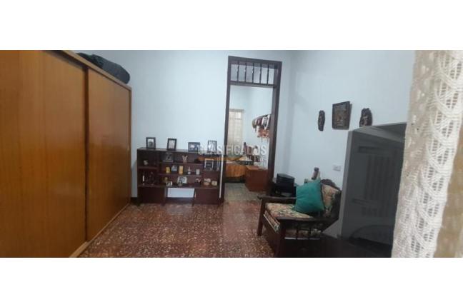 Casas, Alquiler, San Cayetano - $10.000.000