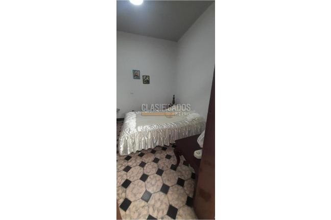 Casas, Alquiler, San Cayetano - $10.000.000