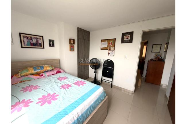 Apartamentos, Venta, Primero de Mayo - $330.000.000