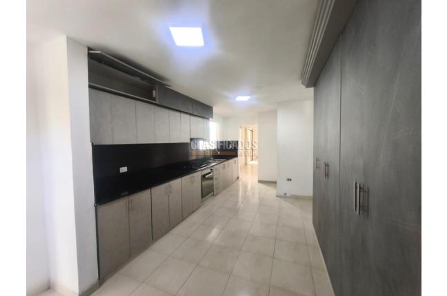 Casas, Alquiler, La Hacienda - $4.700.000