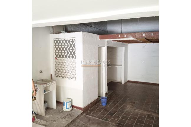 Locales y Bodegas, Alquiler, Joaquín Borrero - $3.300.000