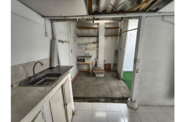 Casas, Venta, Miraflores - $690.000.000
