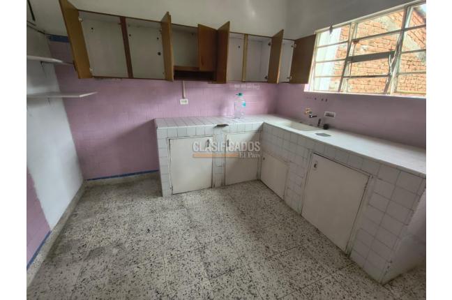 Casas, Venta, Miraflores - $690.000.000