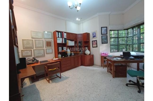 Casas, Venta, Primero de Mayo - $3.000.000.000