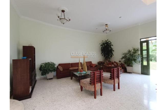 Casas, Venta, Primero de Mayo - $3.000.000.000