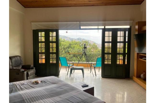 Casas, Venta, Primero de Mayo - $3.000.000.000