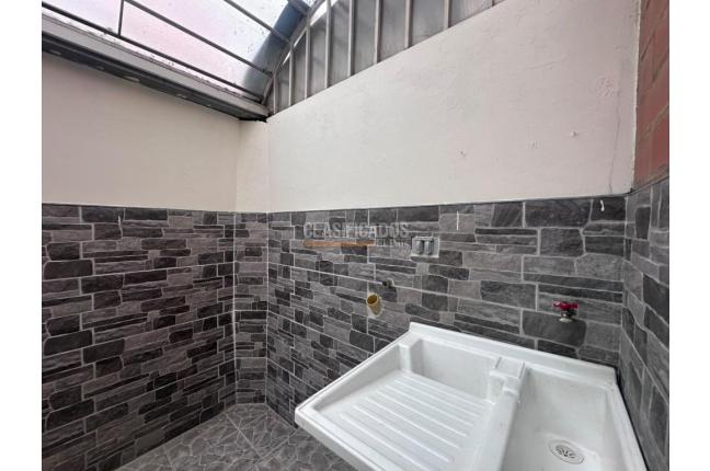 Casas, Alquiler, Madrid - $1.200.000