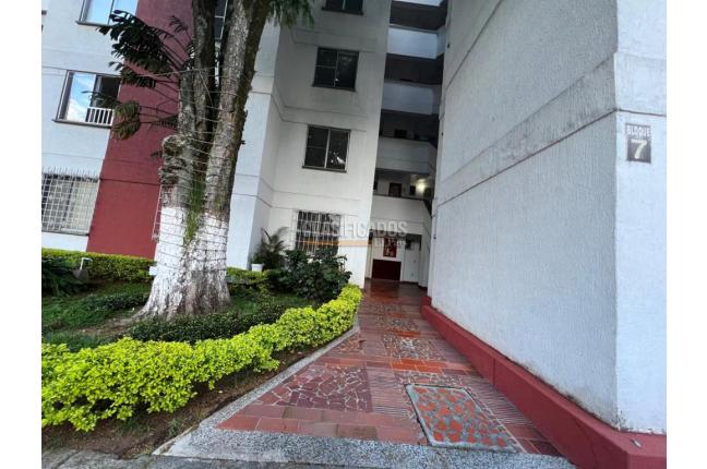 Apartamentos, Alquiler, Cuarto de Legua - $2.200.000