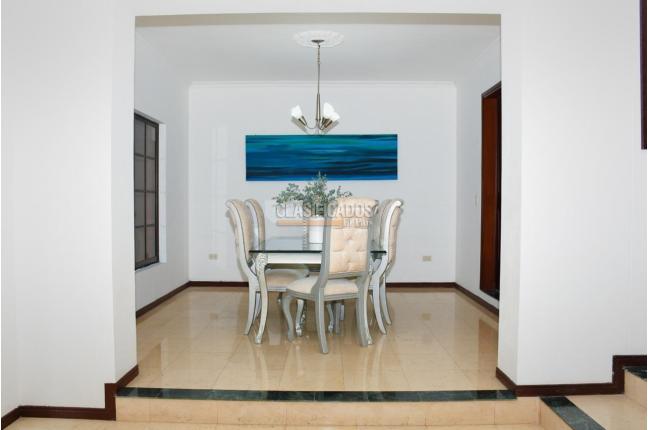 Casas, Alquiler en Ciudad Jardín