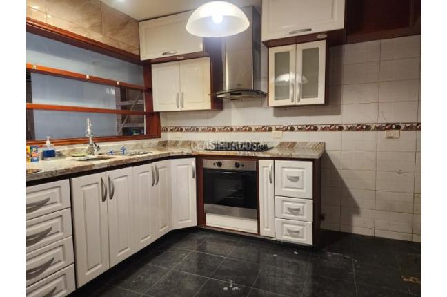 Casas, Alquiler, La Merced - $2.200.000