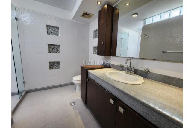 Casas, Alquiler, La Merced - $2.200.000