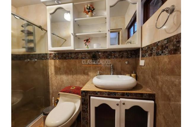 Casas, Alquiler, La Merced - $2.200.000