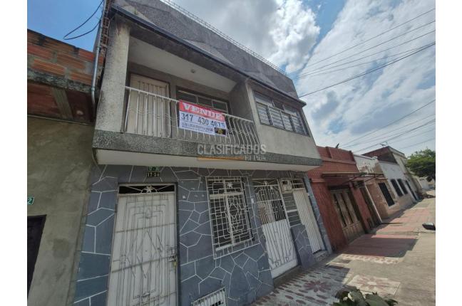 Casas, Venta en Saavedra Galindo